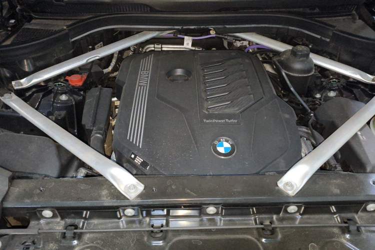 Used BMW X5 2022 Restyled xDrive 40Li Luxury Edition M Sport Package Engine Bay