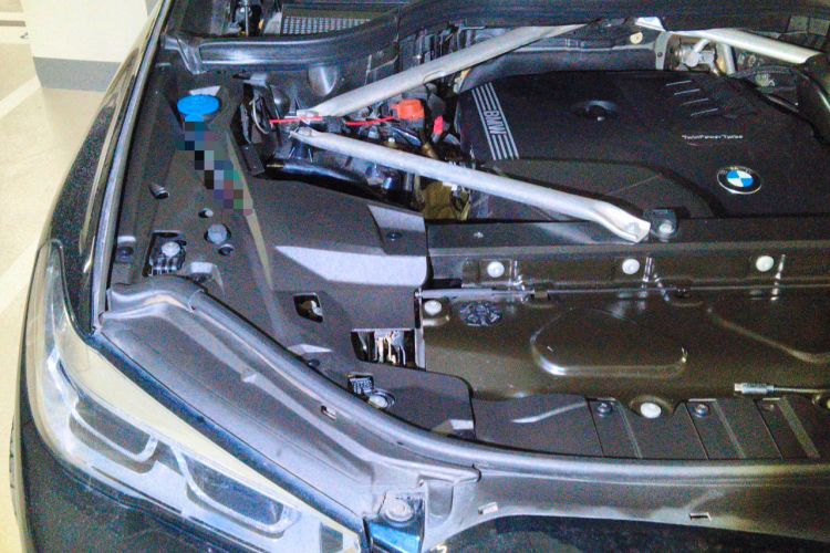 Used BMW X5 2022 Restyled xDrive 30Li Luxury Version M Sport Package Engine Bay Right