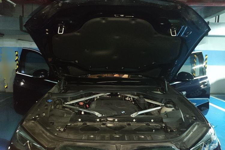 Used BMW X5 2022 Restyled xDrive 30Li Luxury Version M Sport Package Engine Bay