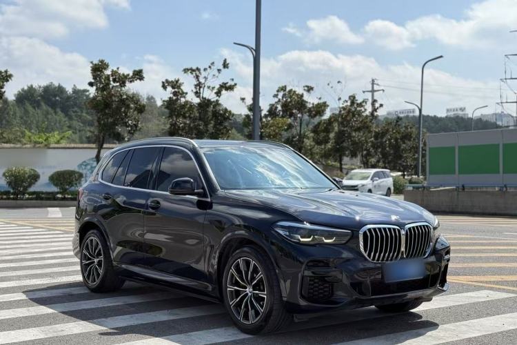 Used BMW X5 2022 xDrive30i M Sport Package Exterior 2
