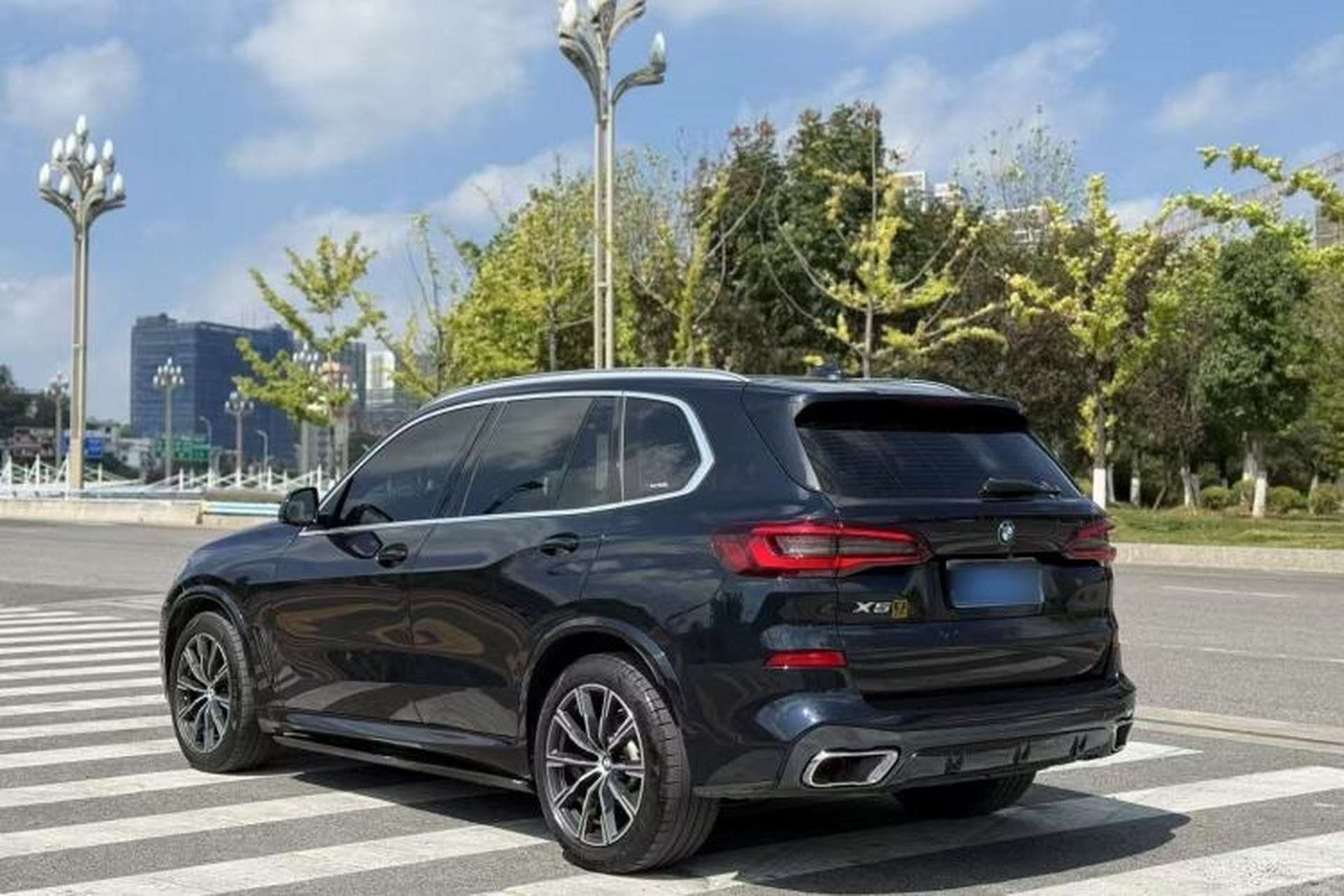 Used BMW X5 2022 xDrive30i M Sport Package Exterior 3