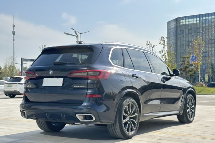 Used BMW X5 2022 Restyled xDrive 30Li M Sport Package Exterior 4