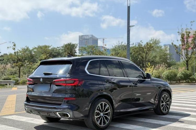 Used BMW X5 2022 xDrive30i M Sport Package Exterior 5
