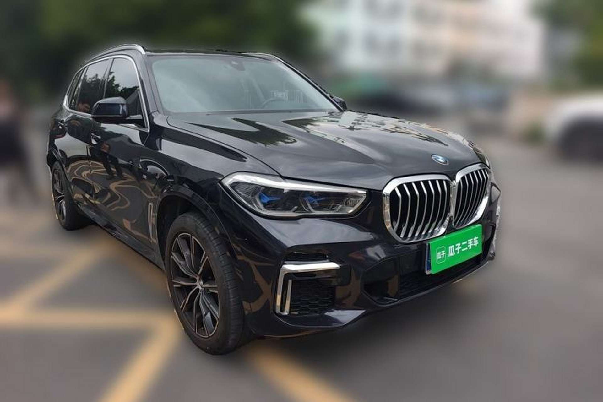 Used BMW X5 2022 xDrive 30Li Luxury M Sport Package Front Right 45 Deg