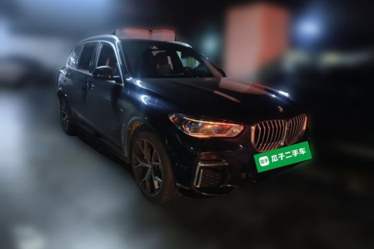 Used BMW X5 2022 xDrive 40Li M Sport Package Front Right 45 Deg