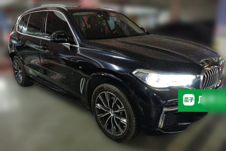 Used BMW X5 2022 Restyled xDrive 30Li Luxury Version M Sport Package Front Right 45 Deg