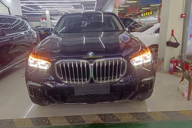 Used BMW X5 2022 xDrive 30Li Luxury M Sport Package Front