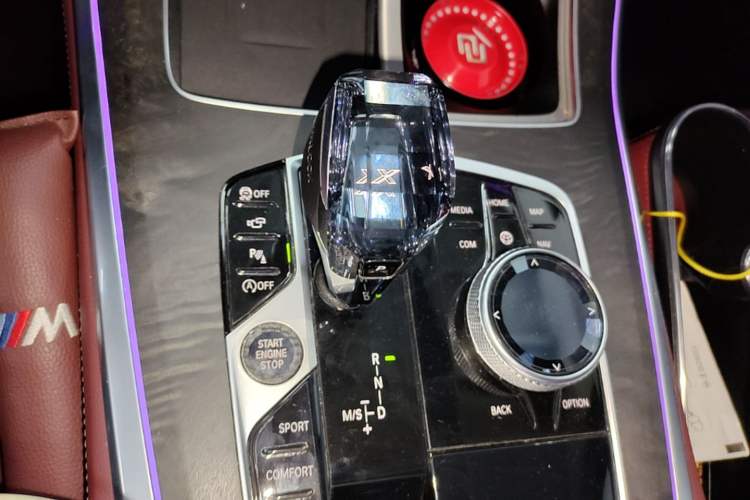 Used BMW X5 2022 xDrive 30Li Luxury M Sport Package Gear Lever