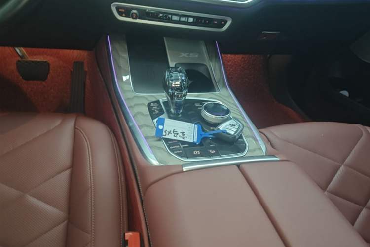 Used BMW X5 2022 xDrive 40Li M Sport Package Gear Lever