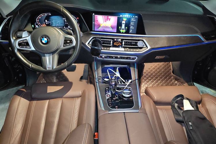 Used BMW X5 2022 xDrive30i M Sport Package Interior 2