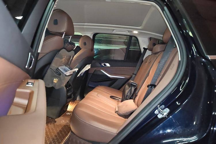Used BMW X5 2022 xDrive30i M Sport Package Interior 4