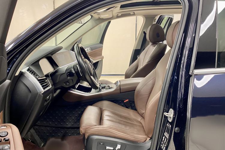 Used BMW X5 2022 xDrive30i M Sport Package Interior 6