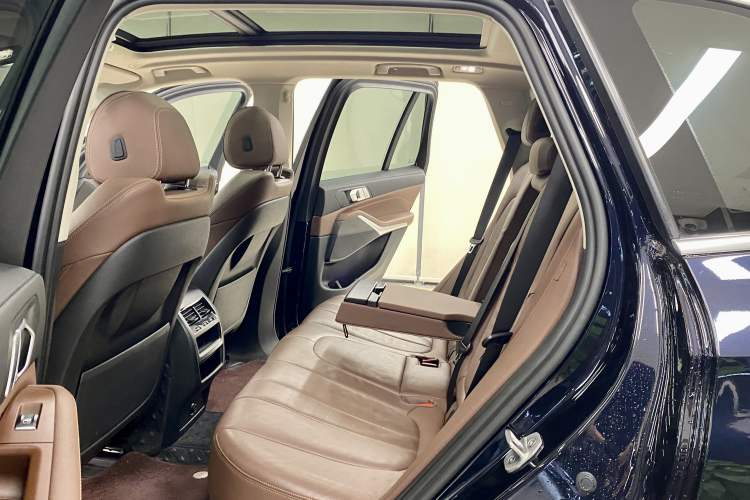 Used BMW X5 2022 xDrive30i M Sport Package Interior 7