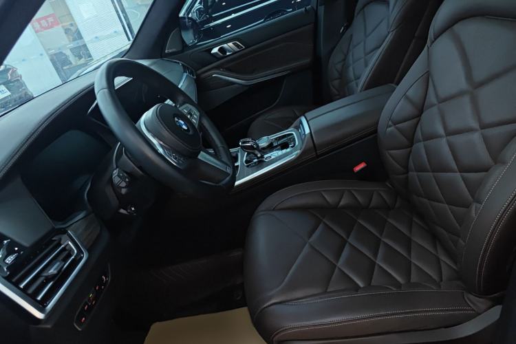 Used BMW X5 2022 Restyled xDrive 40Li M Sport Package Left Front Seat