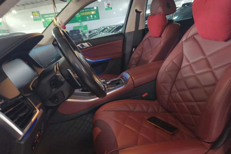 Used BMW X5 2022 Restyled xDrive 30Li Luxury Version M Sport Package Left Front Seat