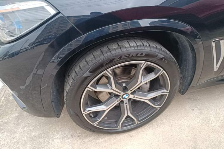 Used BMW X5 2022 Restyled xDrive 40Li M Sport Package Left Front Wheel Hub