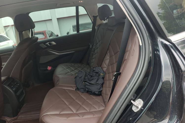 Used BMW X5 2022 xDrive 30Li Luxury M Sport Package Left Rear Seat