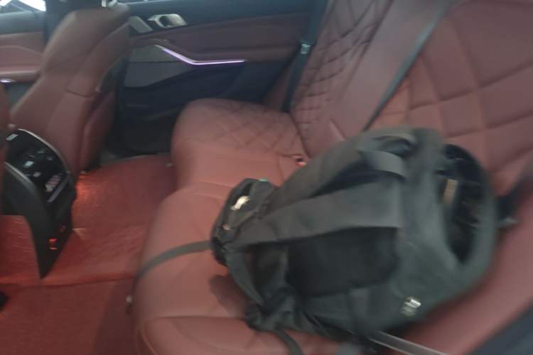Used BMW X5 2022 xDrive 40Li M Sport Package Left Rear Seat