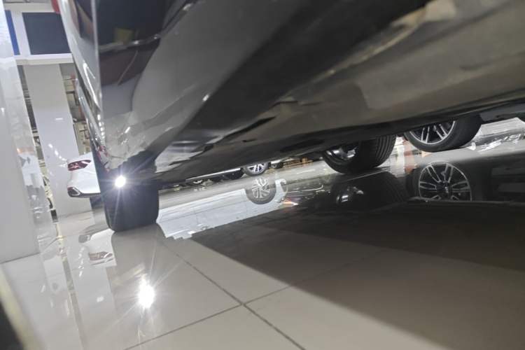 Used BMW X5 2022 xDrive 40Li M Sport Package Left Side Sill
