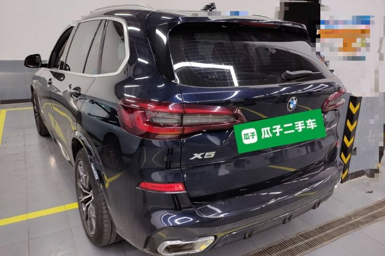 Used BMW X5 2022 xDrive 30Li Luxury M Sport Package Rear Left 45 Deg