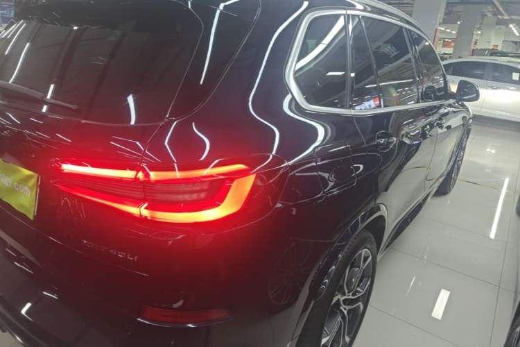 Used BMW X5 2022 xDrive 40Li M Sport Package Rear Right 45 Deg