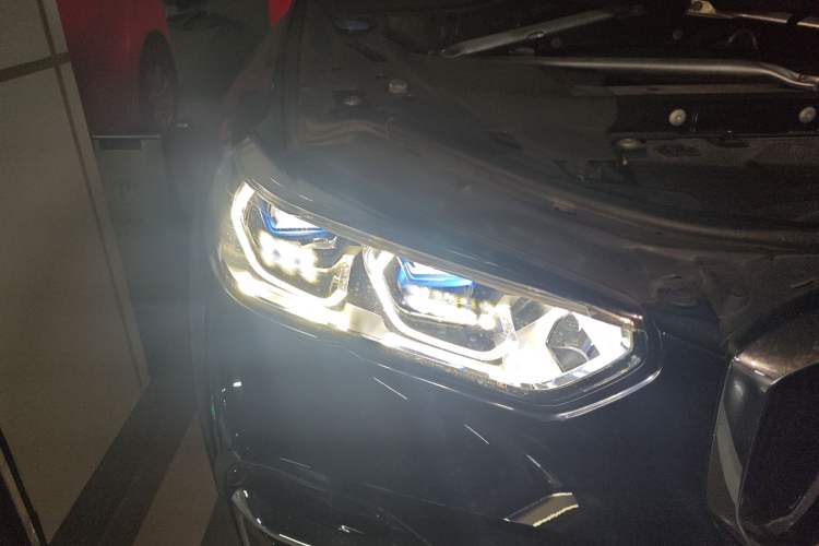 Used BMW X5 2022 xDrive 30Li M Sport Package Right Front Headlight