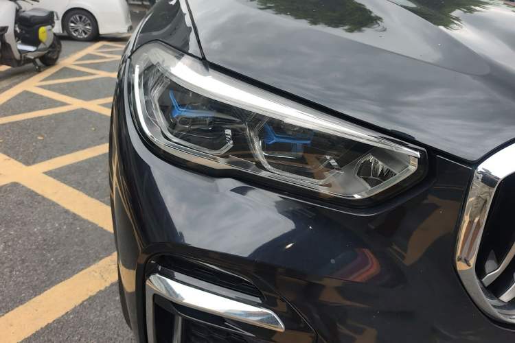 Used BMW X5 2022 xDrive 30Li Luxury M Sport Package Right Front Headlight