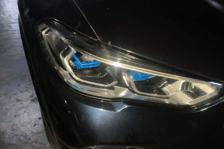 Used BMW X5 2022 xDrive 40Li M Sport Package Right Front Headlight