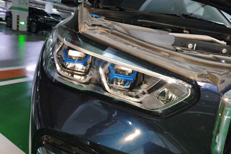 Used BMW X5 2022 Restyled xDrive 40Li Luxury Edition M Sport Package Right Front Headlight