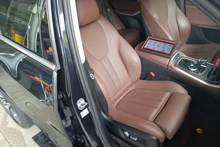 Used BMW X5 2022 xDrive30i M Sport Package Right Front Seat