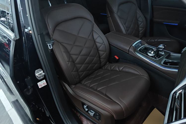 Used BMW X5 2022 Restyled xDrive 40Li M Sport Package Right Front Seat