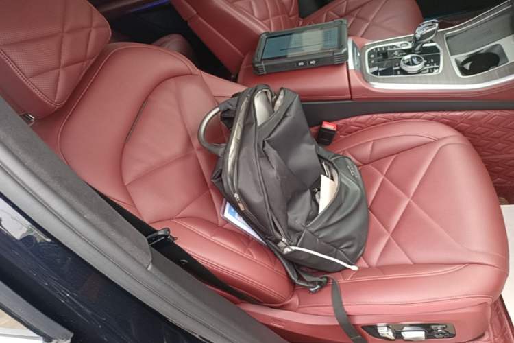Used BMW X5 2022 Restyled xDrive 40Li M Sport Package Right Front Seat