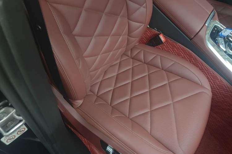 Used BMW X5 2022 xDrive 40Li M Sport Package Right Front Seat