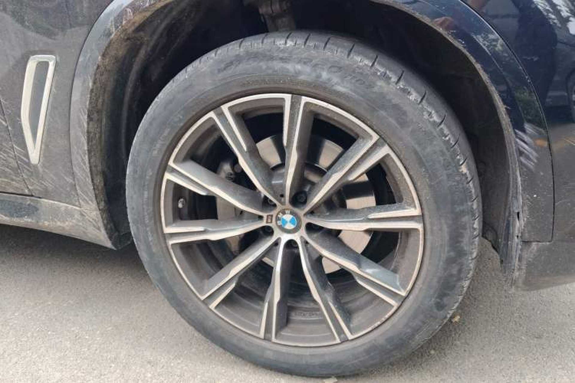 Used BMW X5 2022 xDrive 30Li M Sport Package Right Front Wheel Hub