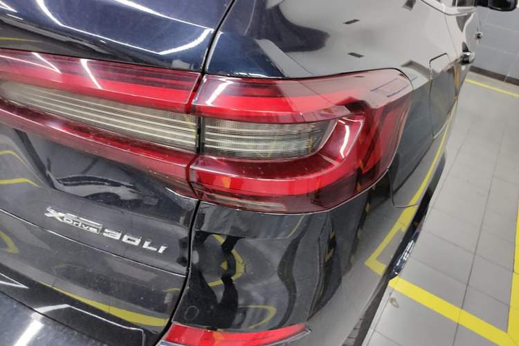 Used BMW X5 2022 xDrive 30Li Luxury M Sport Package Right Rear Taillight