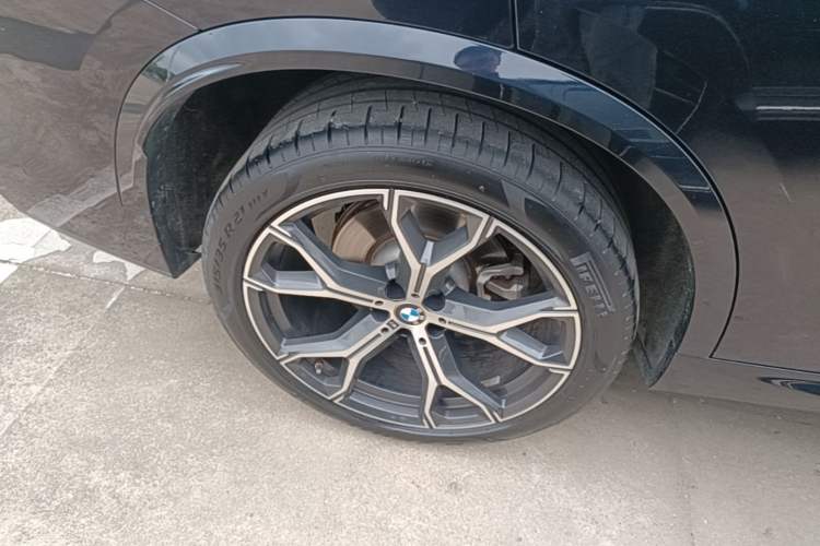 Used BMW X5 2022 Restyled xDrive 40Li M Sport Package Right Rear Wheel Hub