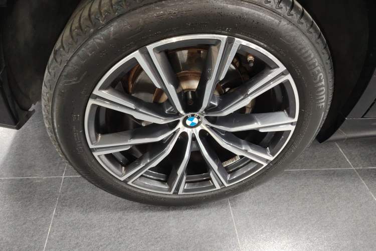 Used BMW X5 2022 xDrive40i M Sport Package Right Rear Wheel Hub