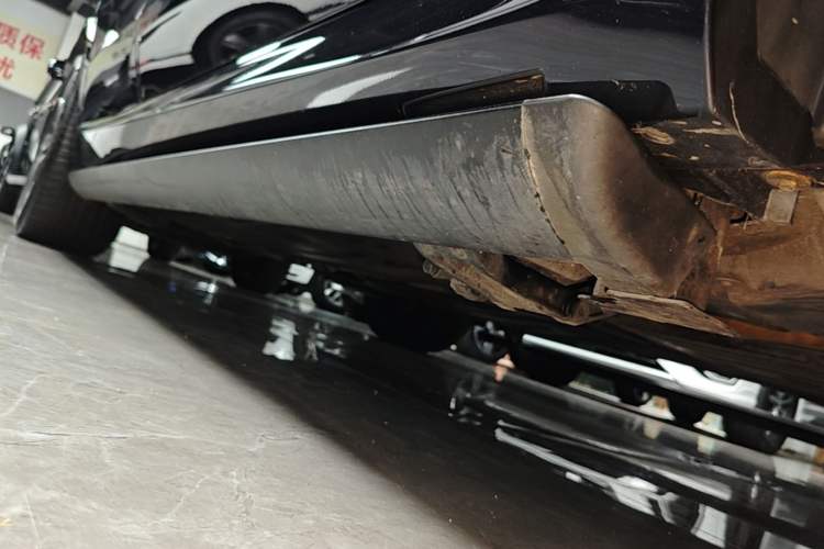 Used BMW X5 2022 Restyled xDrive 40Li M Sport Package Right Side Sill