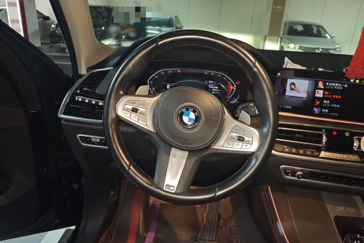 Used BMW X5 2022 xDrive 30Li M Sport Package Steering Wheel
