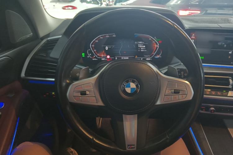Used BMW X5 2022 Restyled xDrive 30Li Luxury Version M Sport Package Steering Wheel