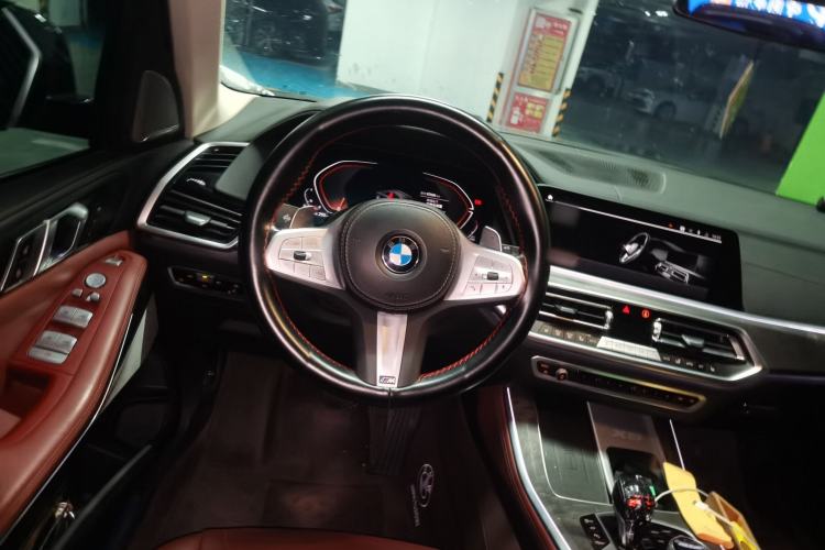 Used BMW X5 2022 Restyled xDrive 30Li Luxury Version M Sport Package Steering Wheel