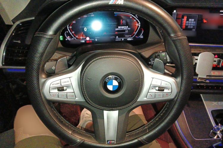 Used BMW X5 2022 Restyled xDrive 30Li Luxury Version M Sport Package Steering Wheel