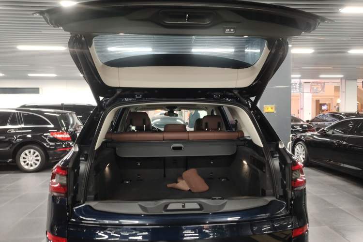 Used BMW X5 2022 xDrive40i M Sport Package Trunk