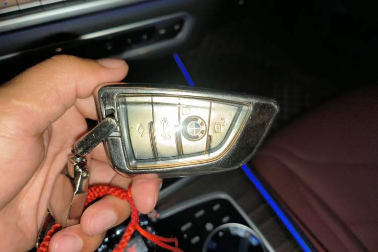 Used BMW X5 2022 xDrive 40Li M Sport Package Vehicle Key