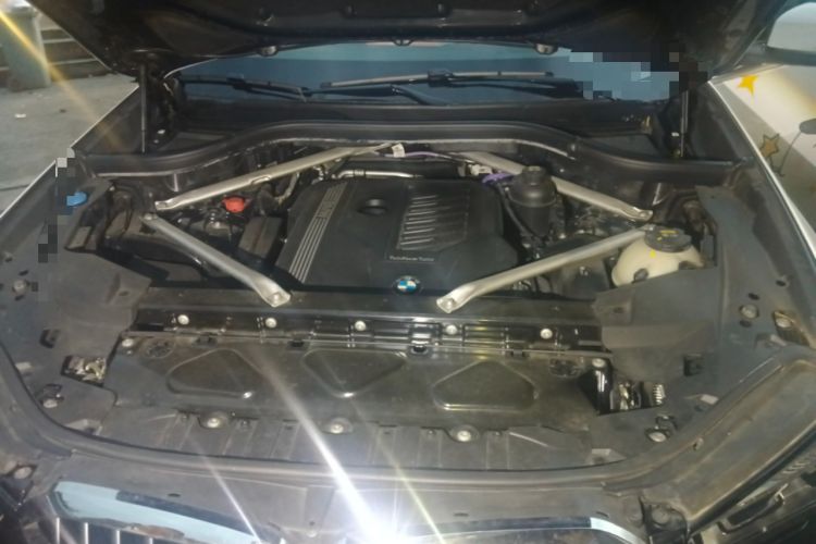Used BMW X5 2022 xDrive 40Li M Sport Package Engine Bay