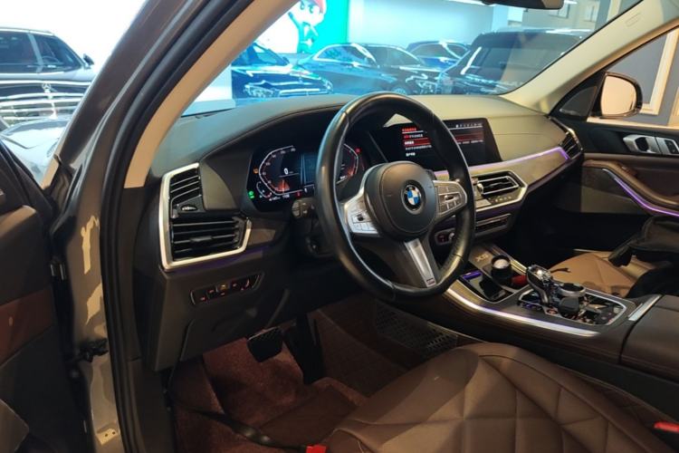 Used BMW X5 2022 Restyled xDrive 30Li Luxury Version M Sport Package Center Console