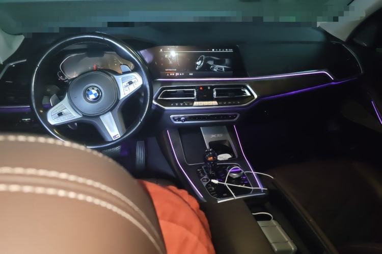 Used BMW X5 2022 xDrive 30Li Luxury M Sport Package Center Console