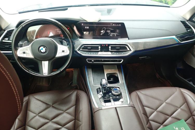 Used BMW X5 2022 xDrive 30Li Luxury M Sport Package Center Console