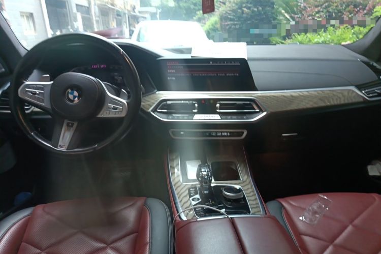 Used BMW X5 2022 xDrive 30Li Luxury M Sport Package Center Console