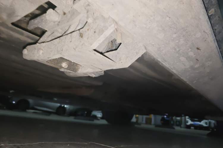 Used BMW X5 2022 xDrive 30Li Luxury M Sport Package Chassis Front Left